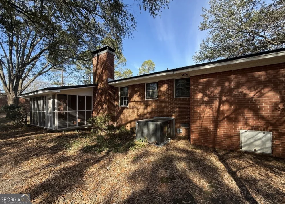1612 Knox ST Dublin, GA 31021