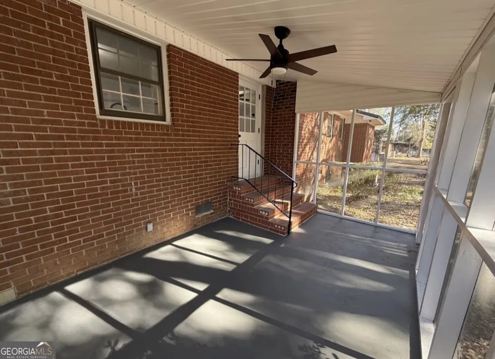 1612 Knox ST Dublin, GA 31021