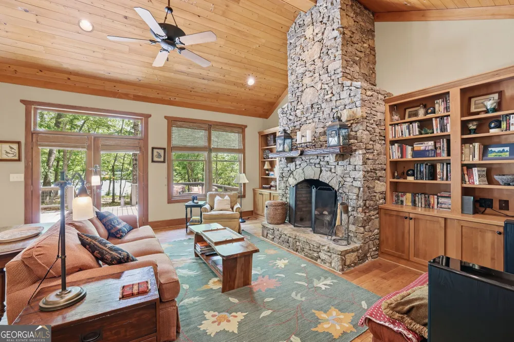 479 Lake Loop RD Menlo, GA 30731
