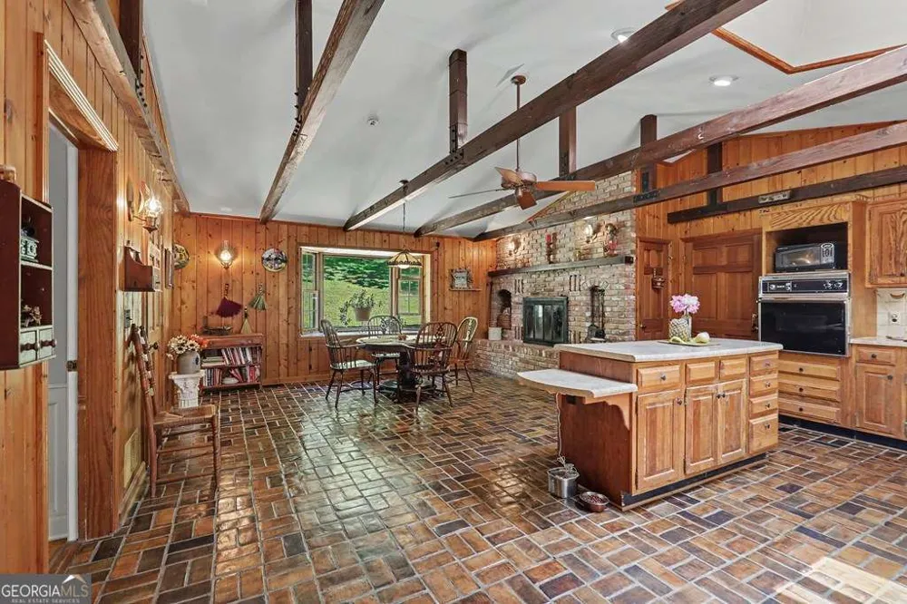 1127 Burch Branch RD Hiawassee, GA 30546