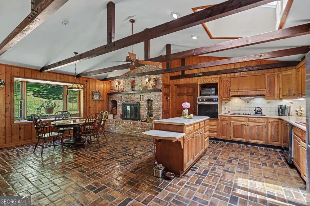 1127 Burch Branch RD Hiawassee, GA 30546