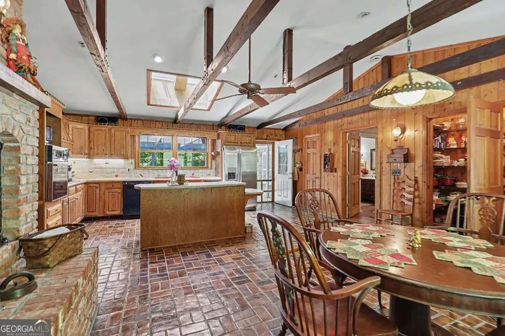 1127 Burch Branch RD Hiawassee, GA 30546