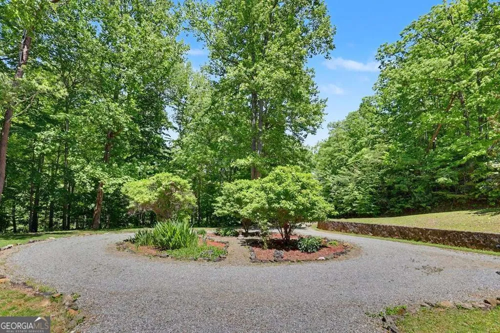 1127 Burch Branch RD Hiawassee, GA 30546