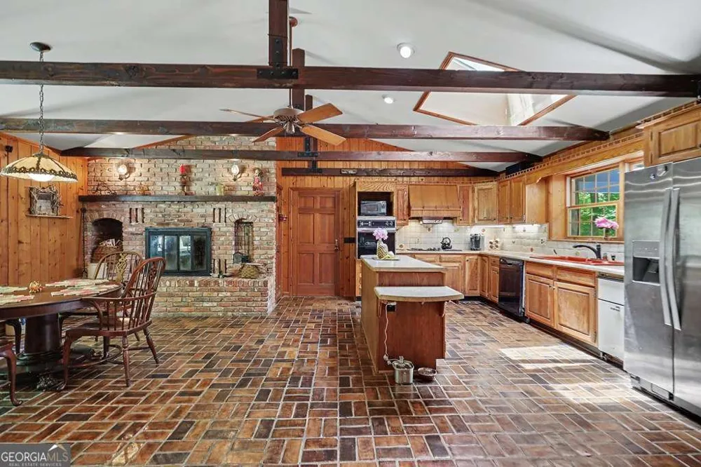 1127 Burch Branch RD Hiawassee, GA 30546
