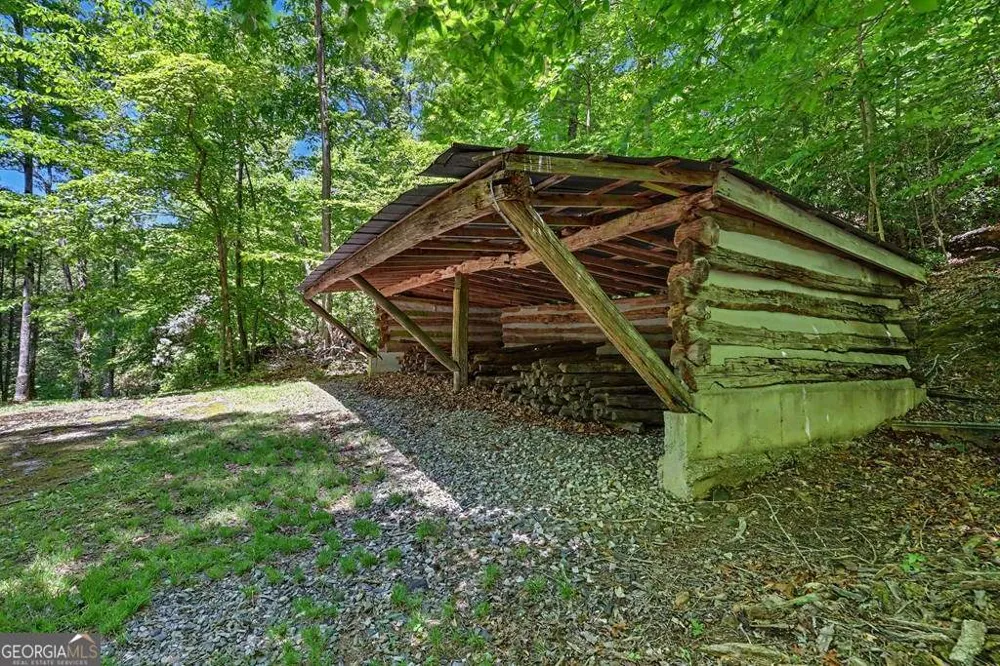 1127 Burch Branch RD Hiawassee, GA 30546