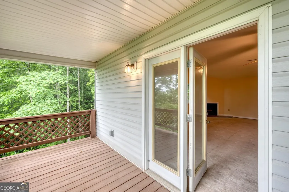 20 Eagle Heights RD Hiawassee, GA 30546