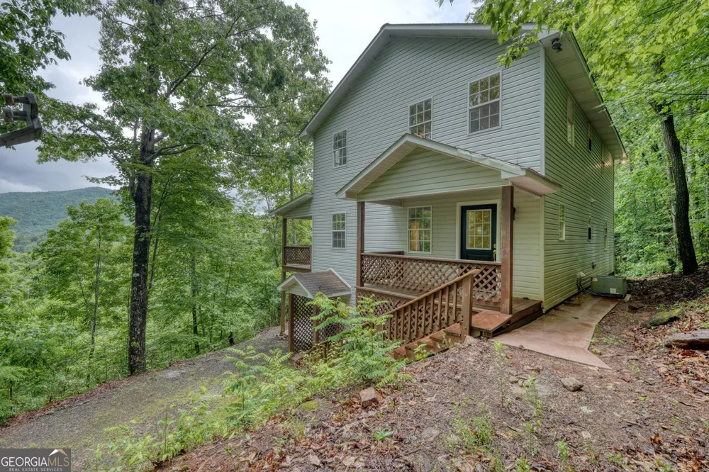 20 Eagle Heights RD Hiawassee, GA 30546