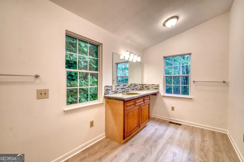 20 Eagle Heights RD Hiawassee, GA 30546