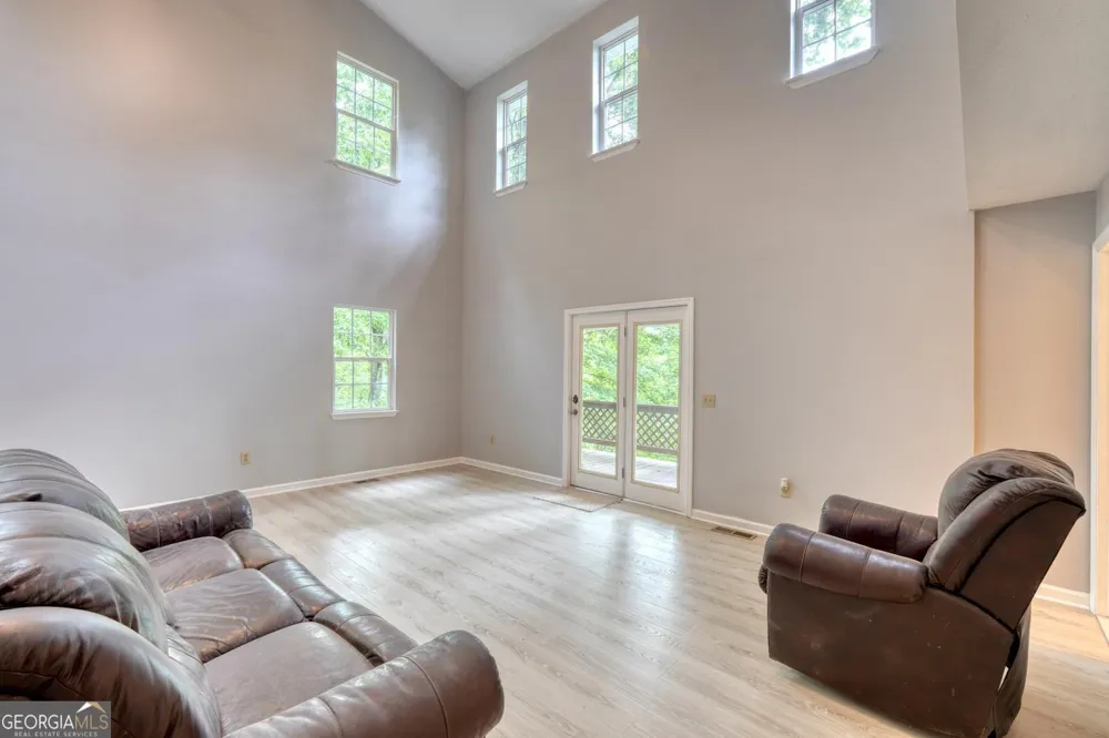20 Eagle Heights RD Hiawassee, GA 30546