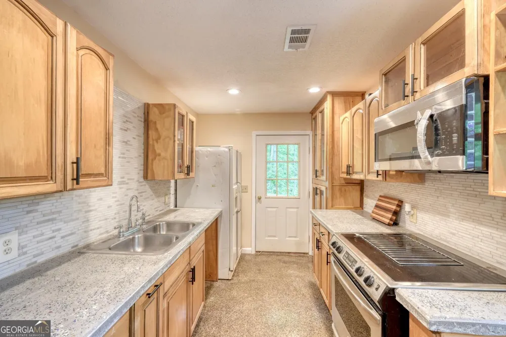 20 Eagle Heights RD Hiawassee, GA 30546