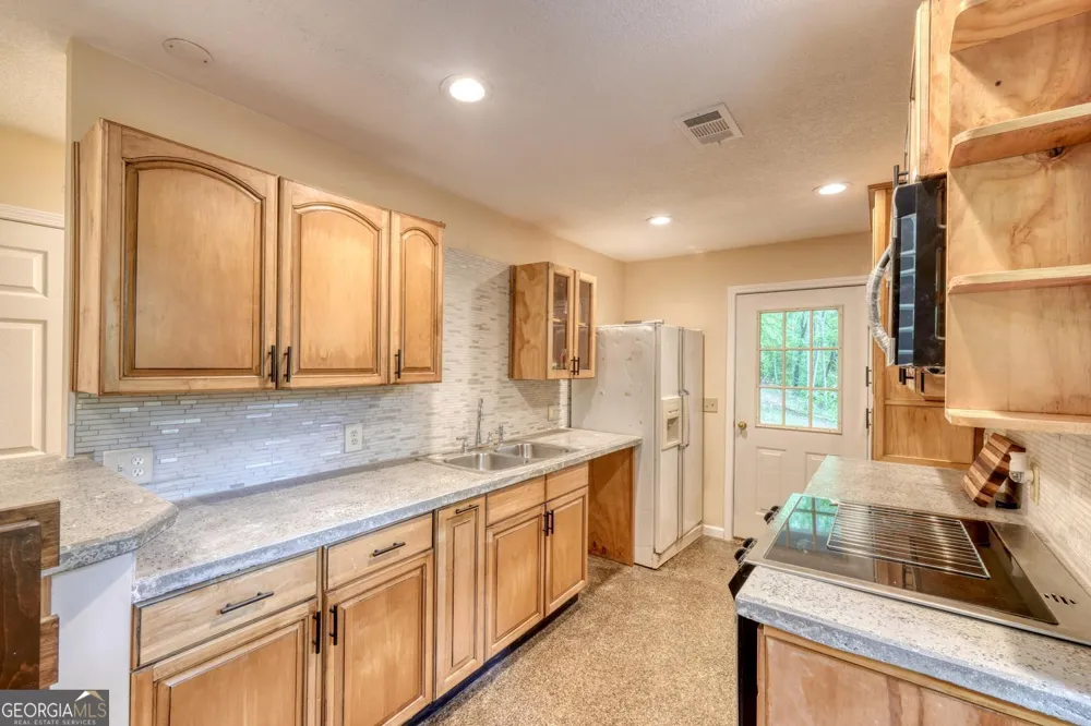 20 Eagle Heights RD Hiawassee, GA 30546