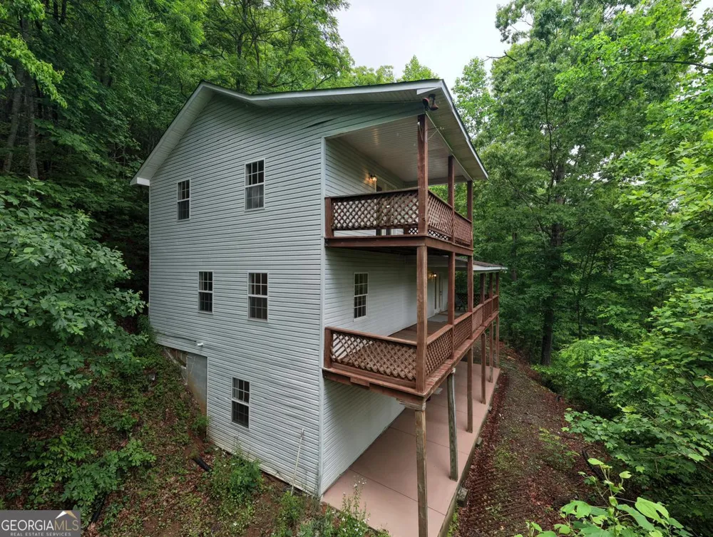 20 Eagle Heights RD Hiawassee, GA 30546