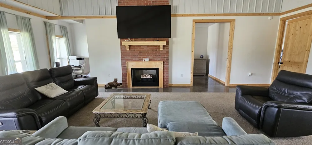 13637 HWY 23 Glennville, GA 30427