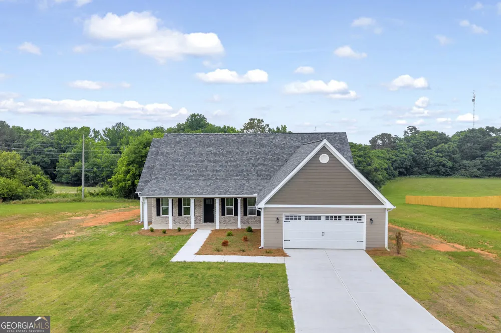 110 Sewell RD Lavonia, GA 30553