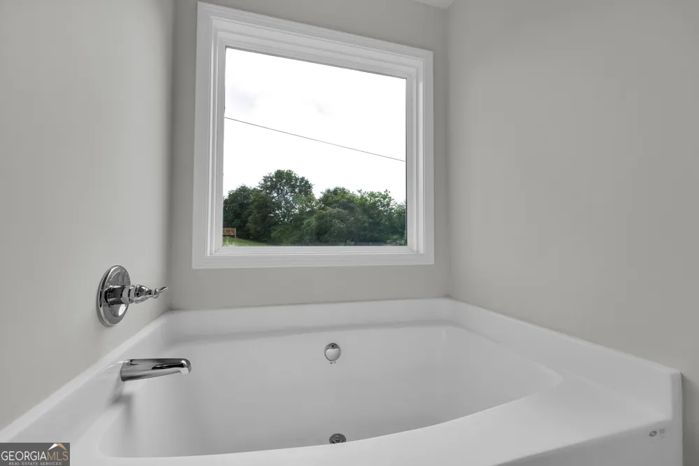 110 Sewell RD Lavonia, GA 30553