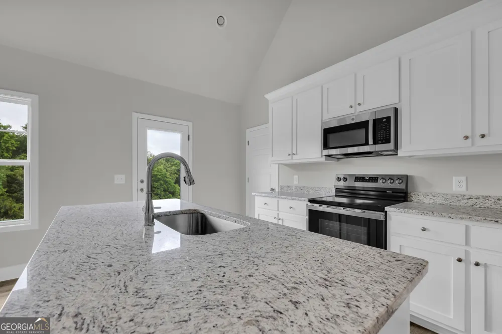 110 Sewell RD Lavonia, GA 30553