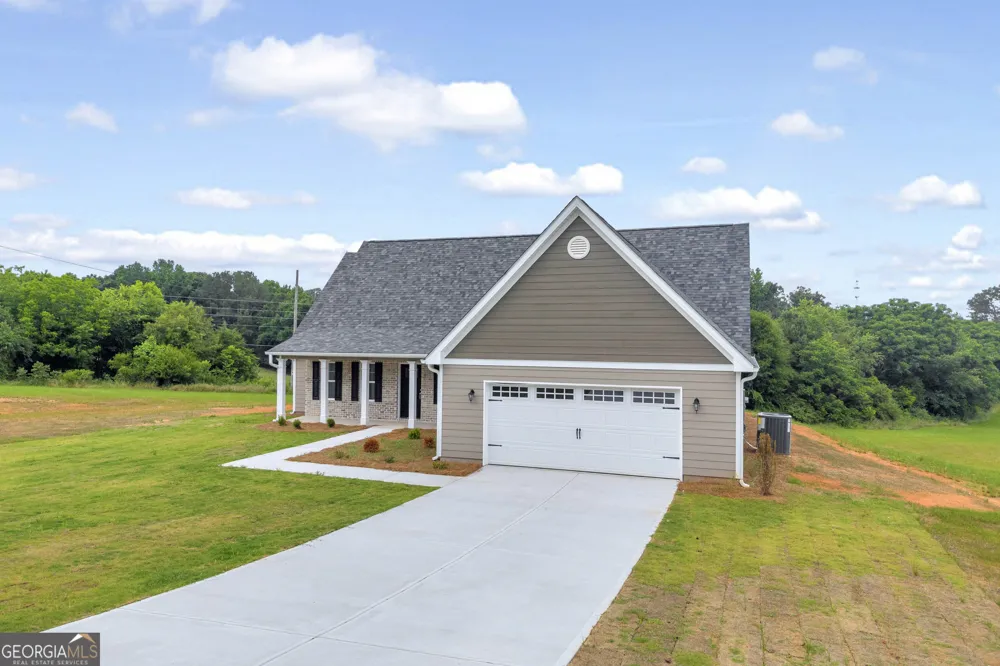 110 Sewell RD Lavonia, GA 30553