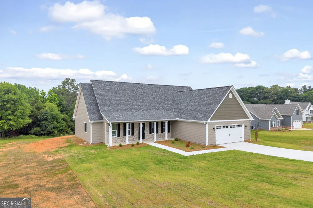 110 Sewell RD Lavonia, GA 30553
