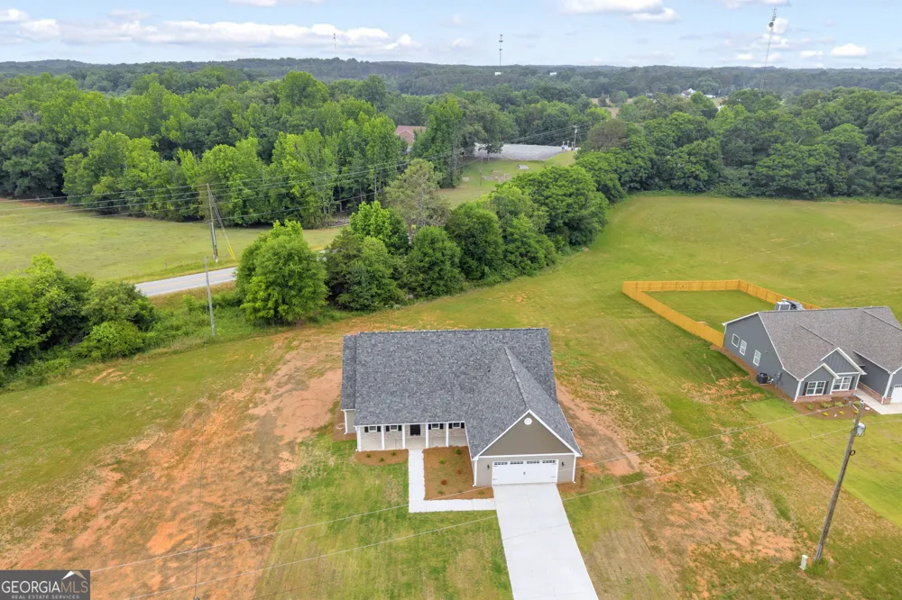 110 Sewell RD Lavonia, GA 30553