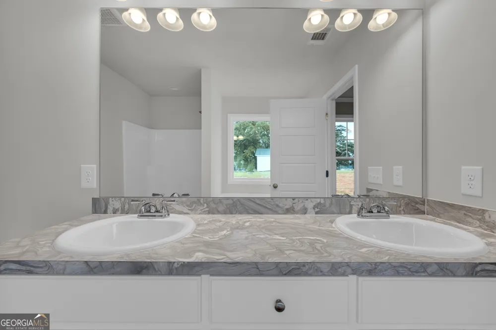 167 Sewell RD Lavonia, GA 30553