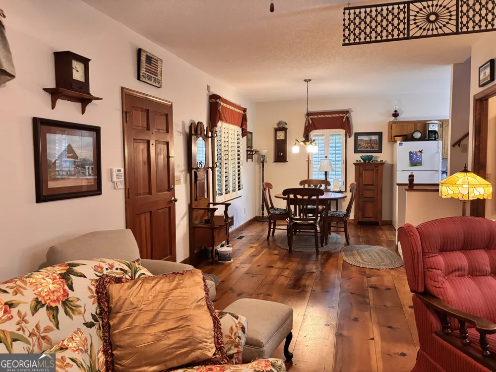 275 River Hill RD Cornelia, GA 30531