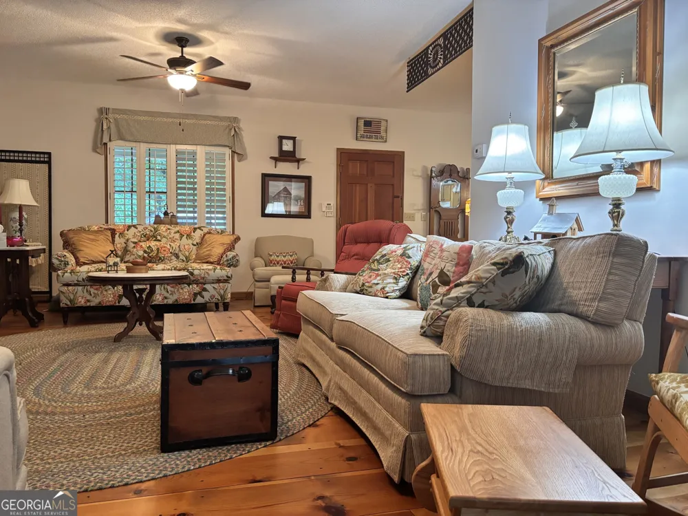 275 River Hill RD Cornelia, GA 30531