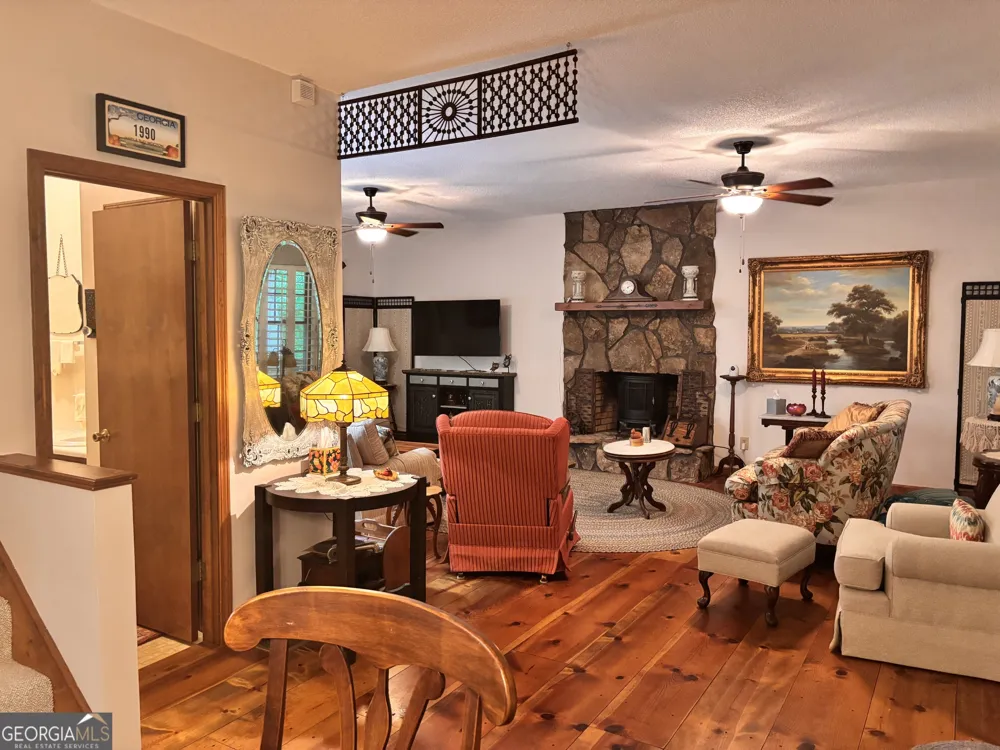 275 River Hill RD Cornelia, GA 30531