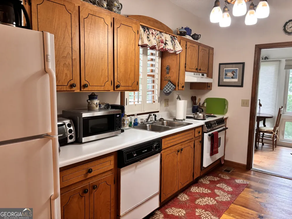 275 River Hill RD Cornelia, GA 30531