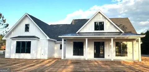 1049 Mccall RD