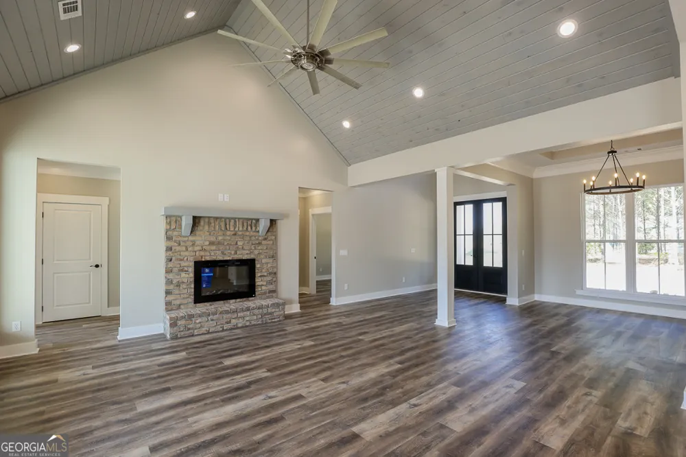 1049 Mccall RD Springfield, GA 31329