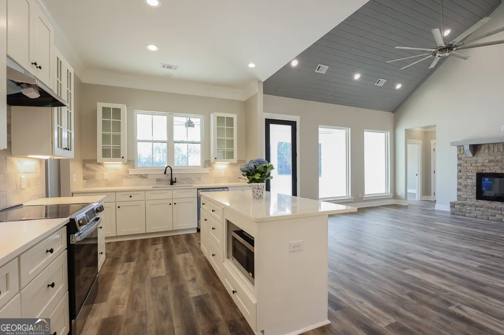 1049 Mccall RD Springfield, GA 31329