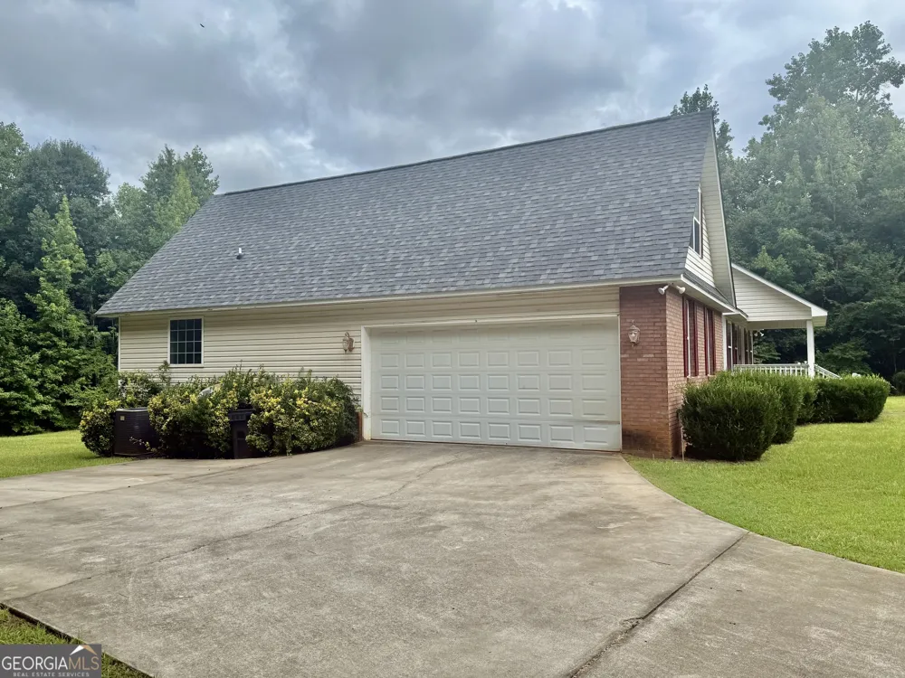 105 Nealys WAY Haddock, GA 31033