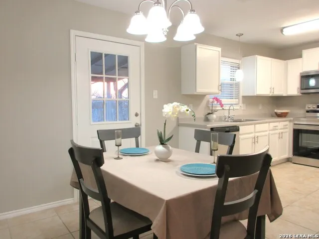 606 Hon Jourdanton, TX 78026