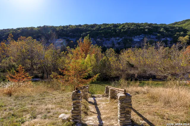 2269 Old Rocksprings Rd Leakey, TX 78873