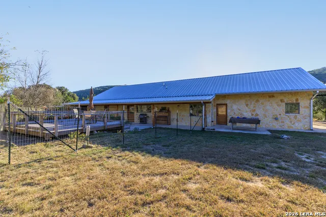 2269 Old Rocksprings Rd Leakey, TX 78873