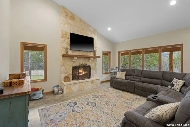 2269 Old Rocksprings Rd Leakey, TX 78873