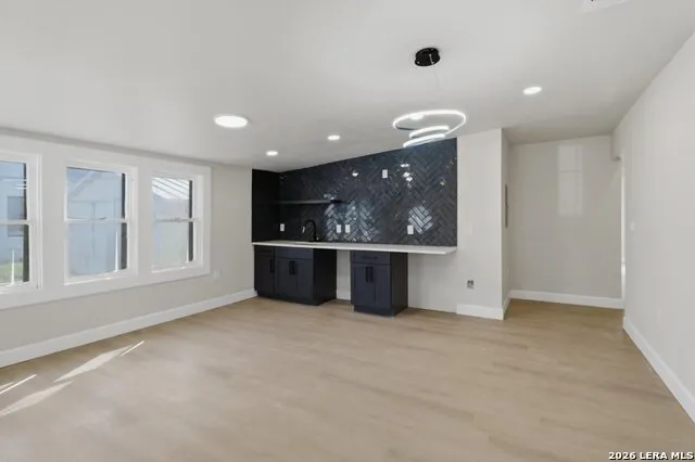 530 E Carson St San Antonio, TX 78208