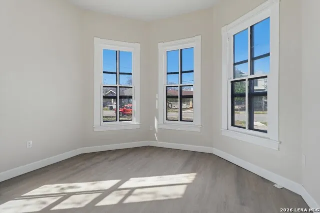530 E Carson St San Antonio, TX 78208