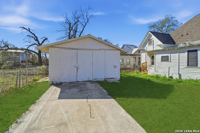 530 E Carson St San Antonio, TX 78208