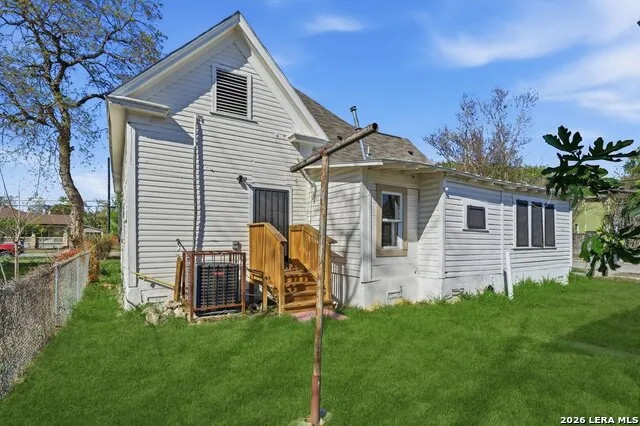 530 E Carson St San Antonio, TX 78208