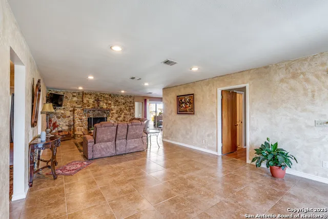 300 County Road 324 Adkins, TX 78101