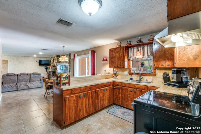 300 County Road 324 Adkins, TX 78101