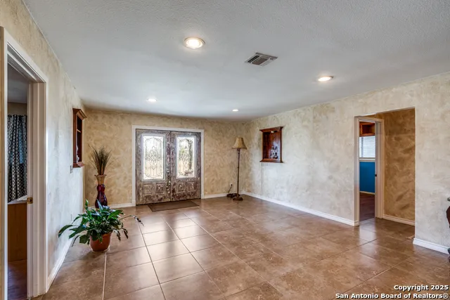 300 County Road 324 Adkins, TX 78101