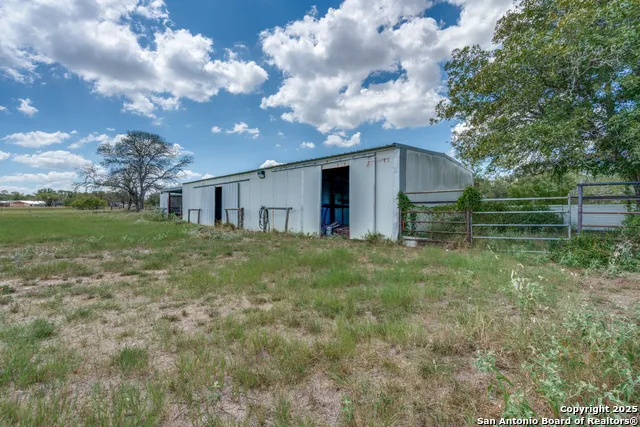 300 County Road 324 Adkins, TX 78101