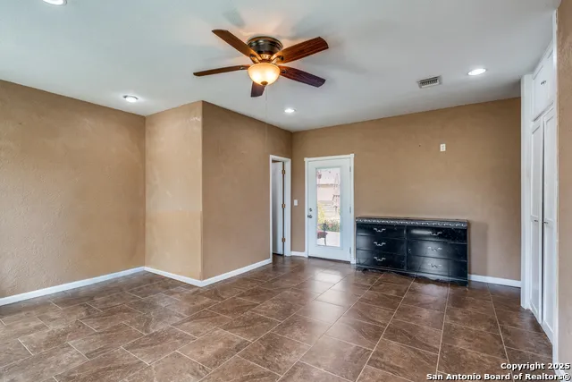 300 County Road 324 Adkins, TX 78101