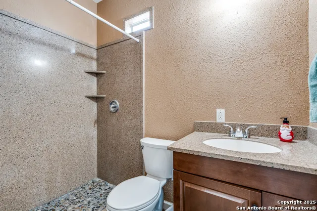 300 County Road 324 Adkins, TX 78101
