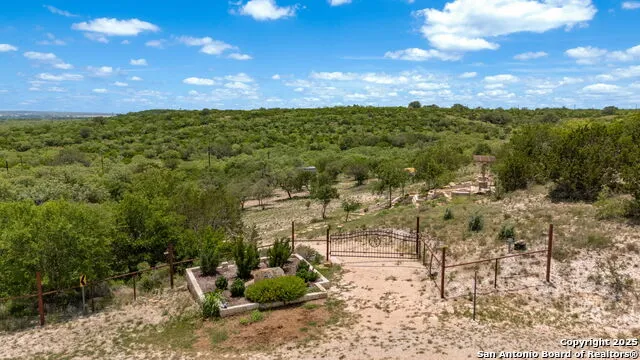 260 County Road 367 Hondo, TX 78861