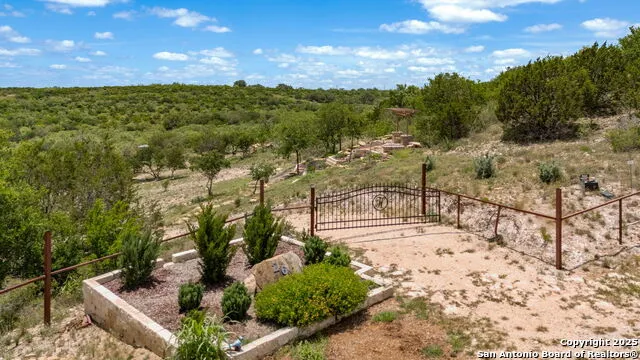 260 County Road 367 Hondo, TX 78861