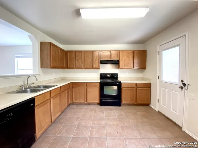 16511 CABALLO VALLEY Selma, TX 78154