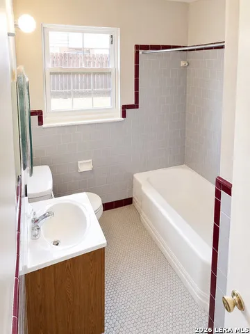 341 longview San Antonio, TX 78220